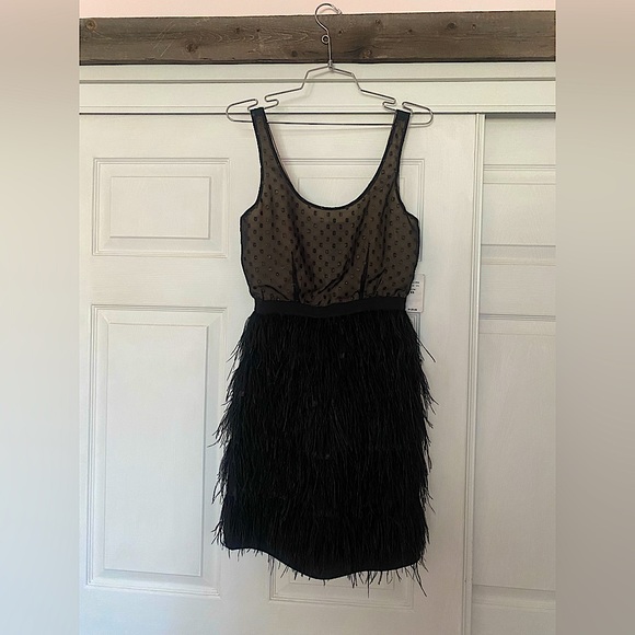 Temperance Dress size XS with faux ostrich feathers - Picture 1 of 4